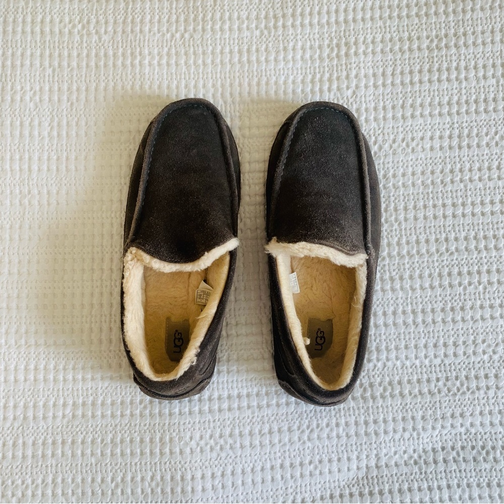 UGG Men’s Ascot Slippers